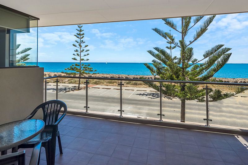 4 bedrooms House in 65 Breakwater Parade MANDURAH WA, 6210