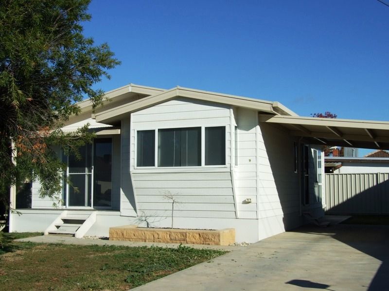 2 bedrooms Townhouse in 9 Langtree Avenue WANGARATTA VIC, 3677