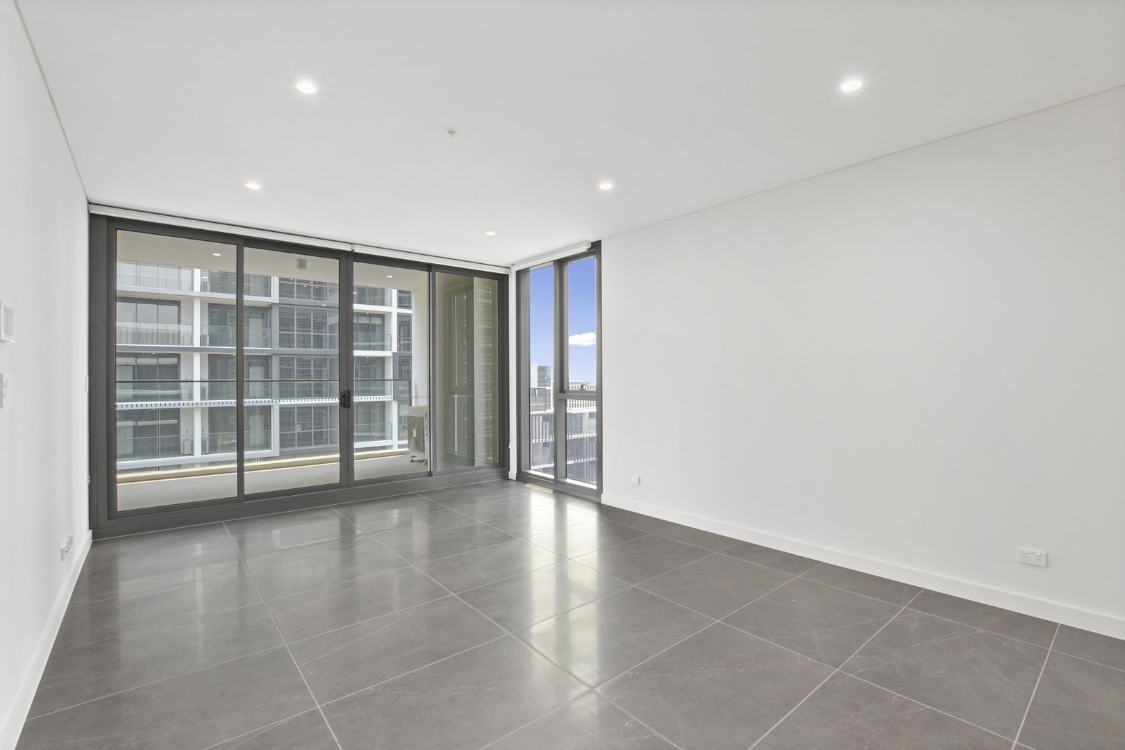 2 bedrooms Apartment / Unit / Flat in 712C/101 Waterloo Road MACQUARIE PARK NSW, 2113