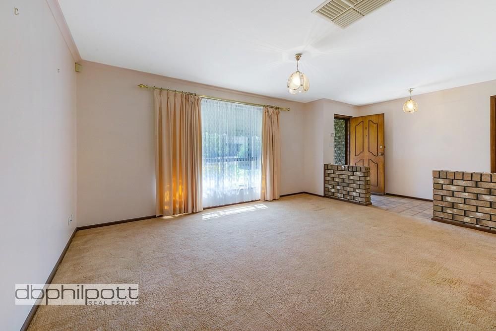 2 Navarino Court, Surrey Downs SA 5126, Image 2