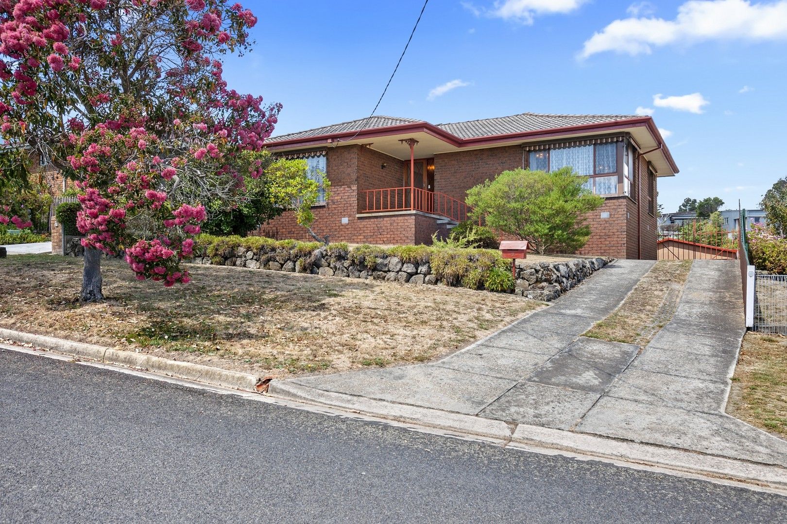 4 bedrooms House in 9 McKee St GOLDEN POINT VIC, 3350