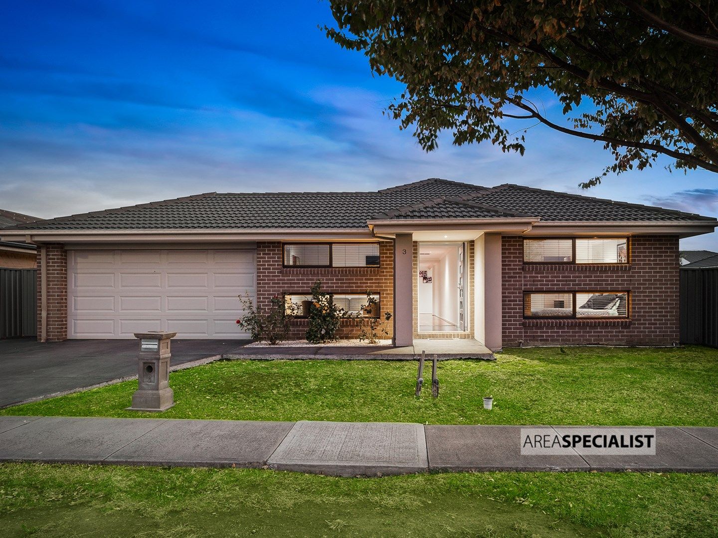 3 MONMOUTH ROAD, Cranbourne East VIC 3977, Image 0