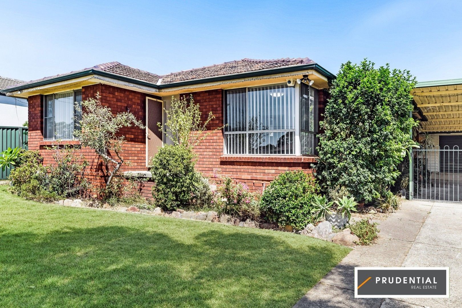 27 Darling Avenue, Lurnea NSW 2170, Image 0