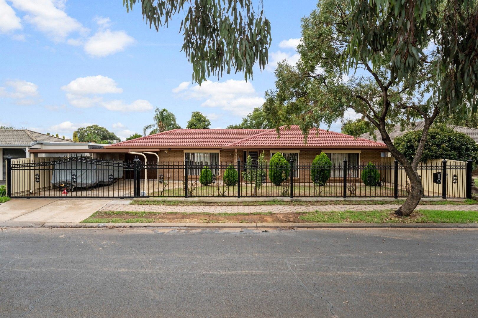 4 bedrooms House in 24 Petersens Parade SALISBURY DOWNS SA, 5108