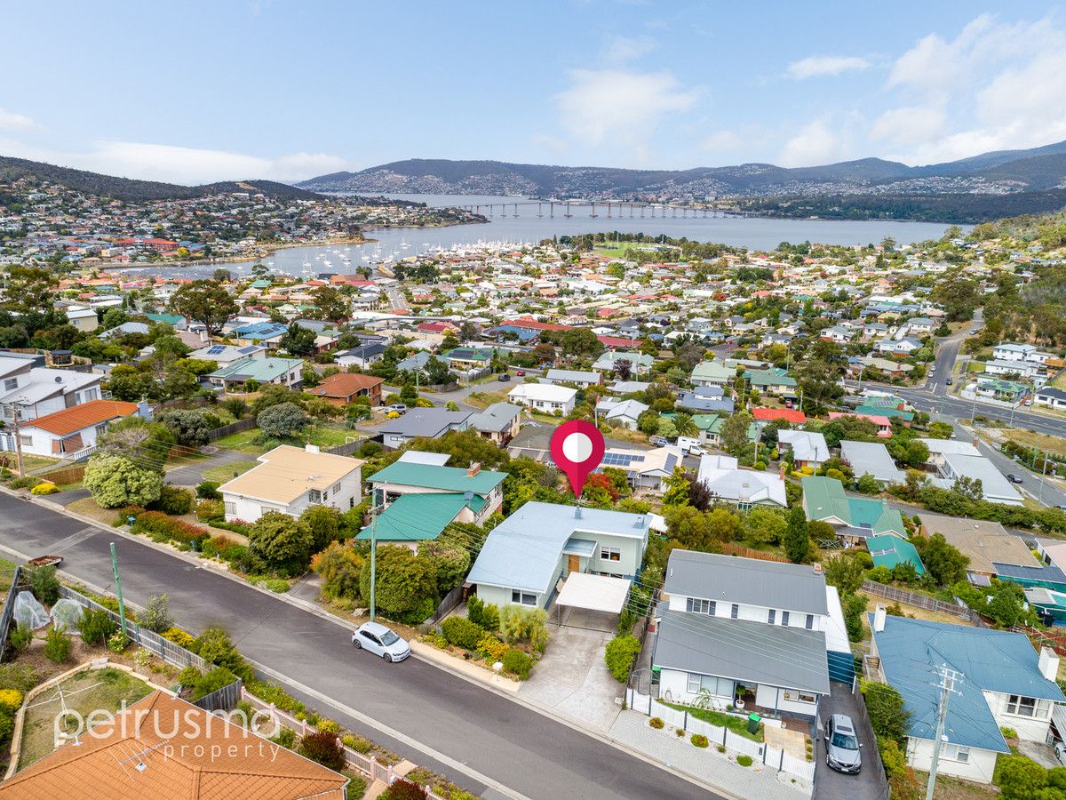 9 Karoola Road, Lindisfarne TAS 7015, Image 1