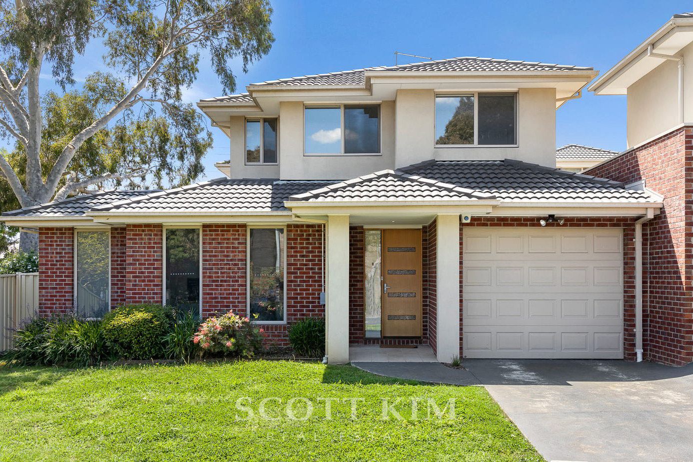 3 bedrooms Townhouse in 2/1 Sadie Street MOUNT WAVERLEY VIC, 3149