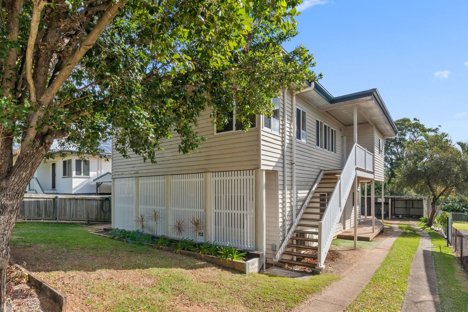 5 bedrooms House in 27 Fitzsimmons Street KEPERRA QLD, 4054
