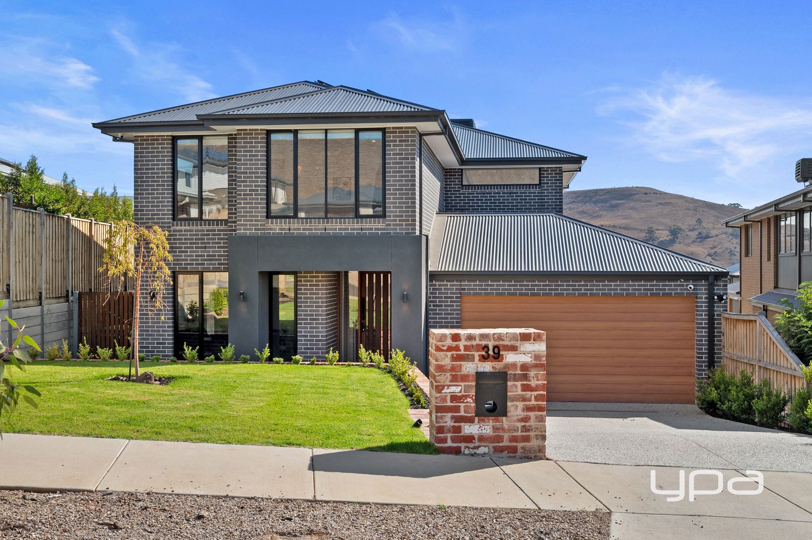 4 bedrooms House in 39 Harkness Road MADDINGLEY VIC, 3340