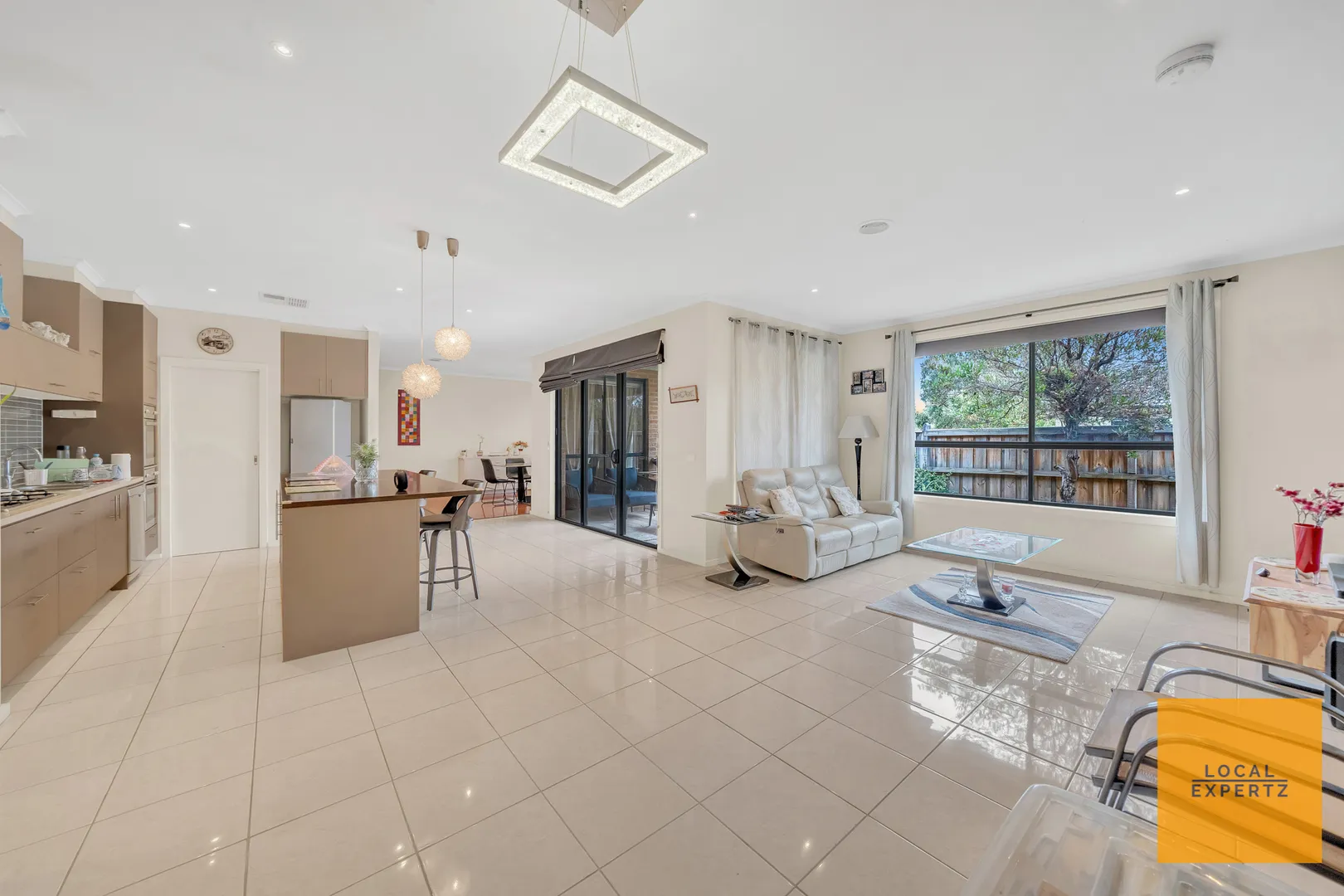 Pack your bags, we have the perfect family home for you! - Widok 3