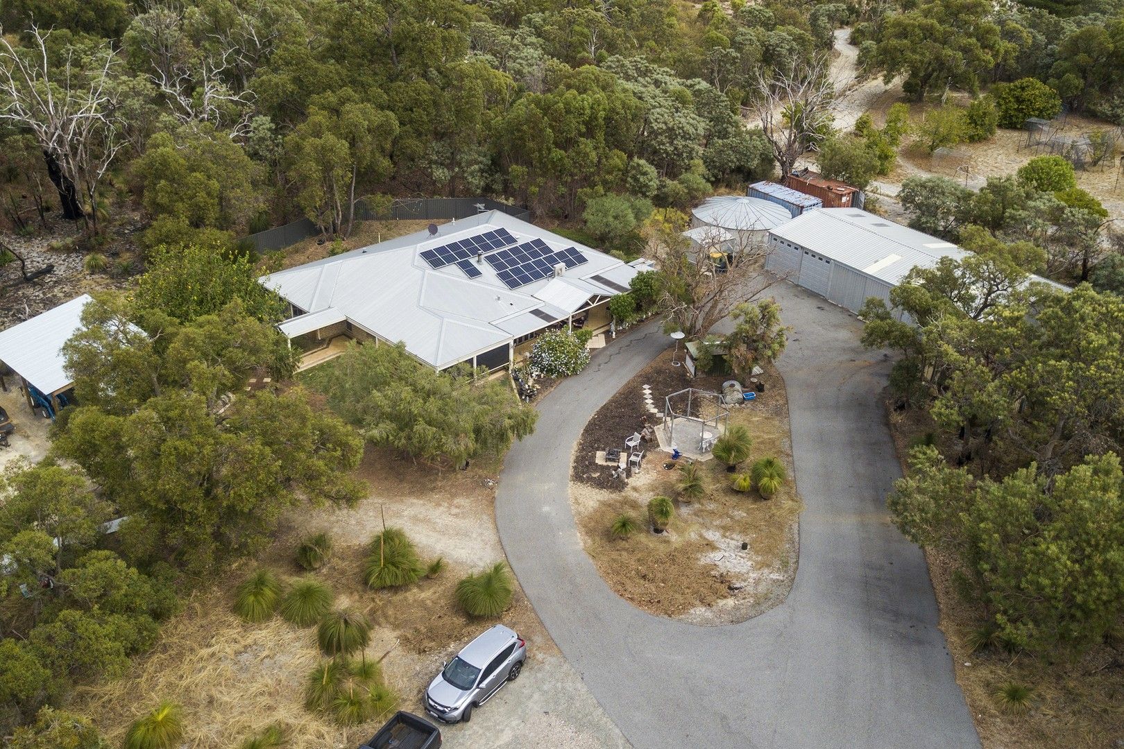 4 bedrooms Specialist Farm in 14 Barker Road WELLARD WA, 6170