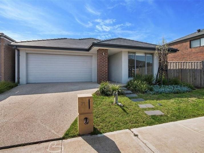 71 Mclachlan Drive, Williams Landing VIC 3027