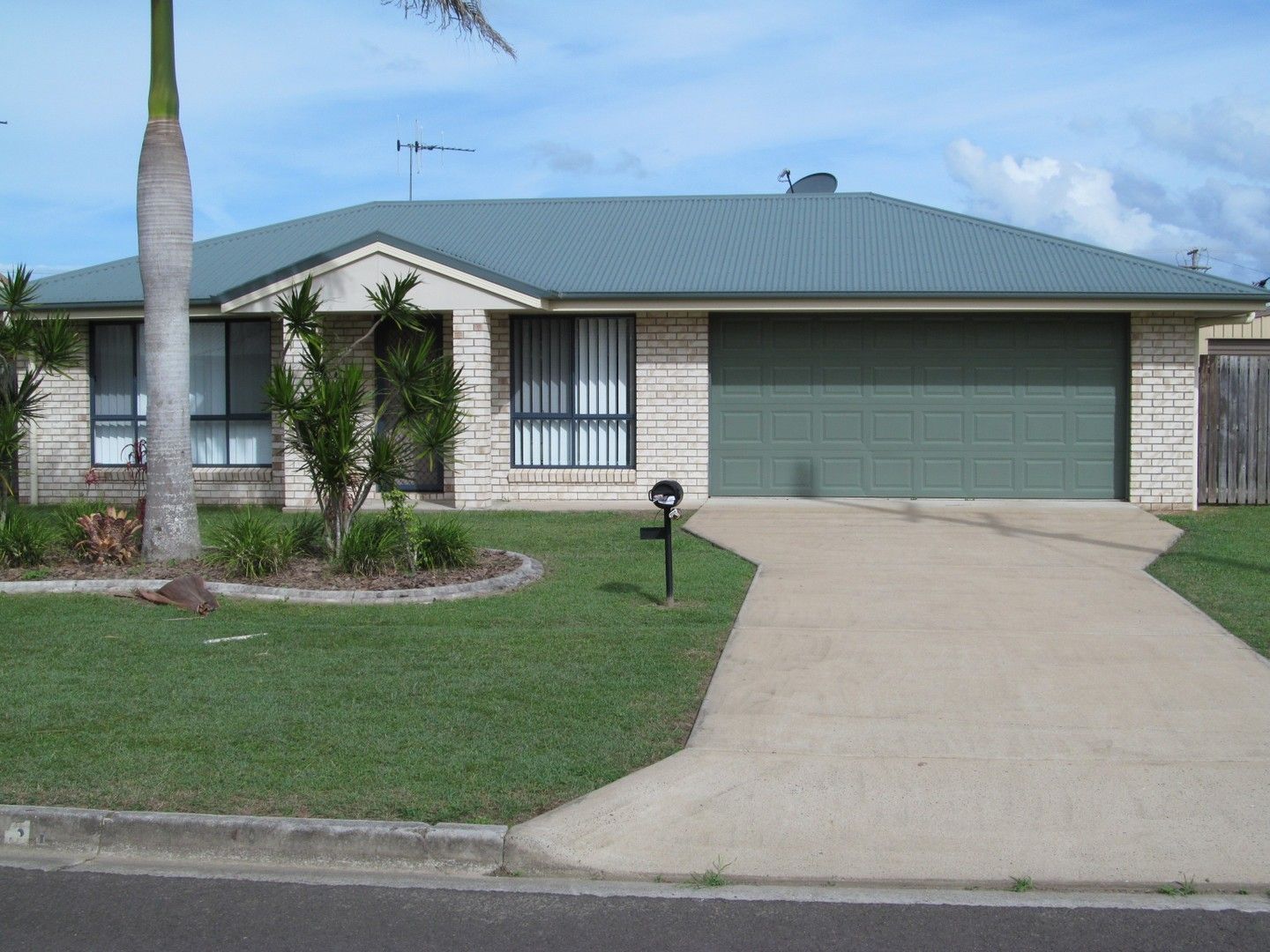Thabeban QLD 4670 4 beds house for Sale, Offers Above 445,000.00