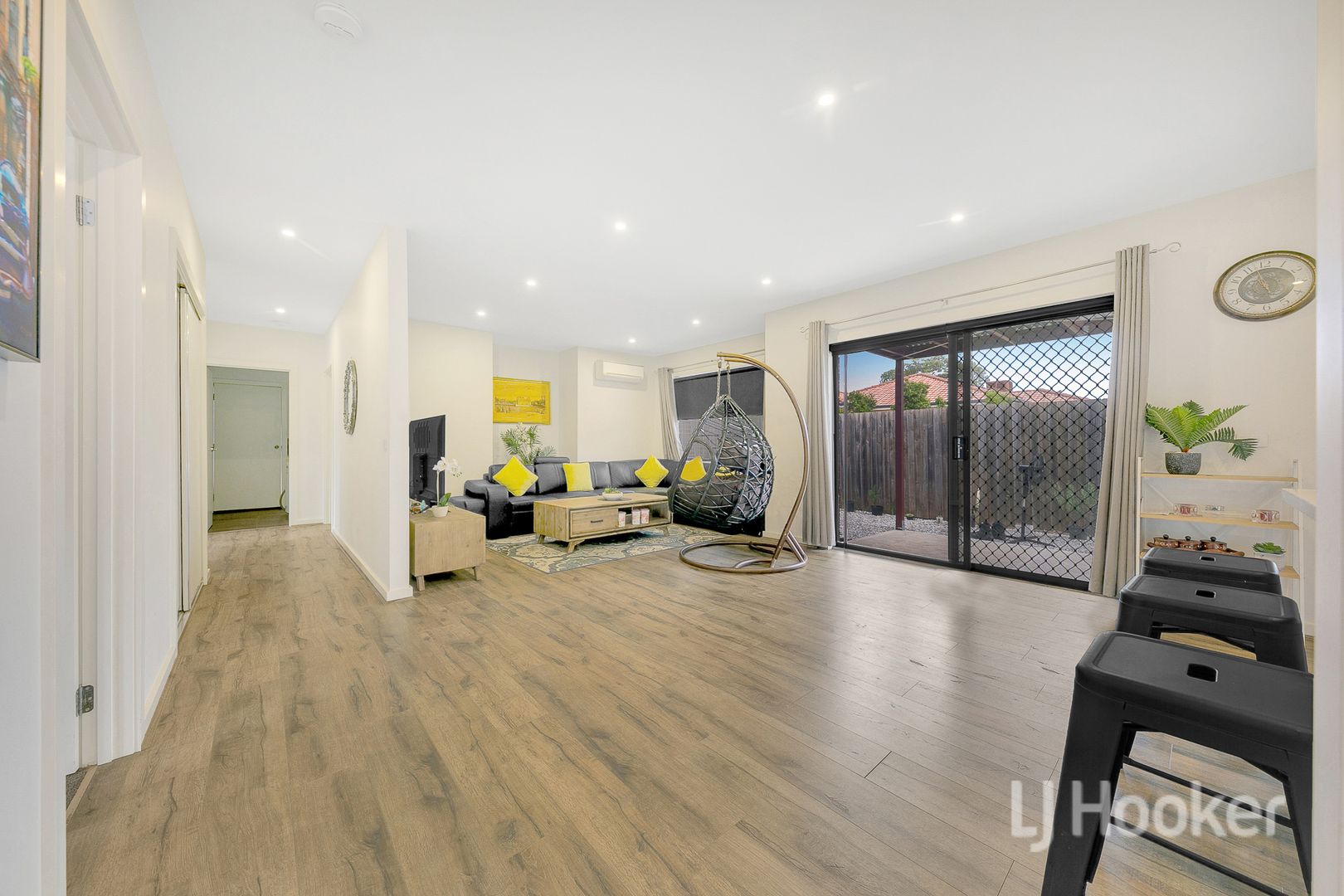 1/5 Bronton Close, Kurunjang VIC 3337, Image 1