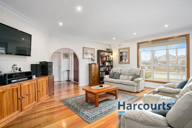 4 Chaumont Drive, Avondale Heights VIC 3034