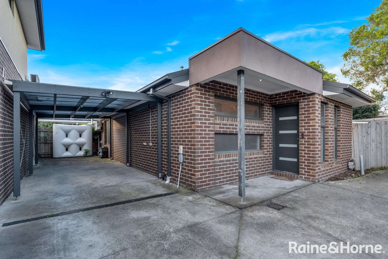 2 bedrooms Apartment / Unit / Flat in 4/20 Hancock Crescent BRAYBROOK VIC, 3019