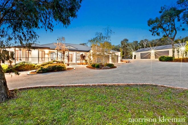 Picture of 99 North Oatlands Road, YARRAMBAT VIC 3091