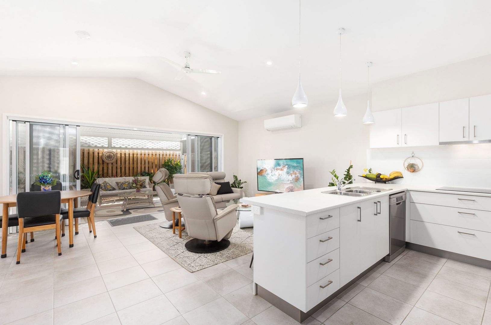 40/220 Island View Drive, Urangan QLD 4655 Domain