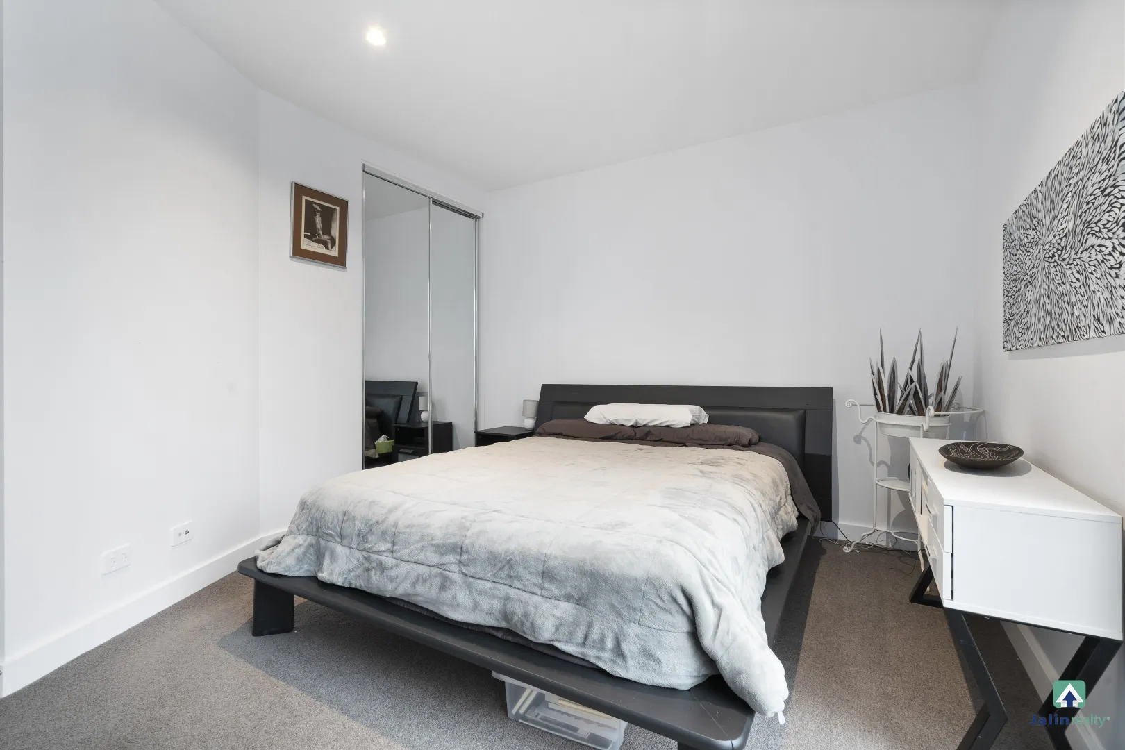 Apartment in Docklands - View 4