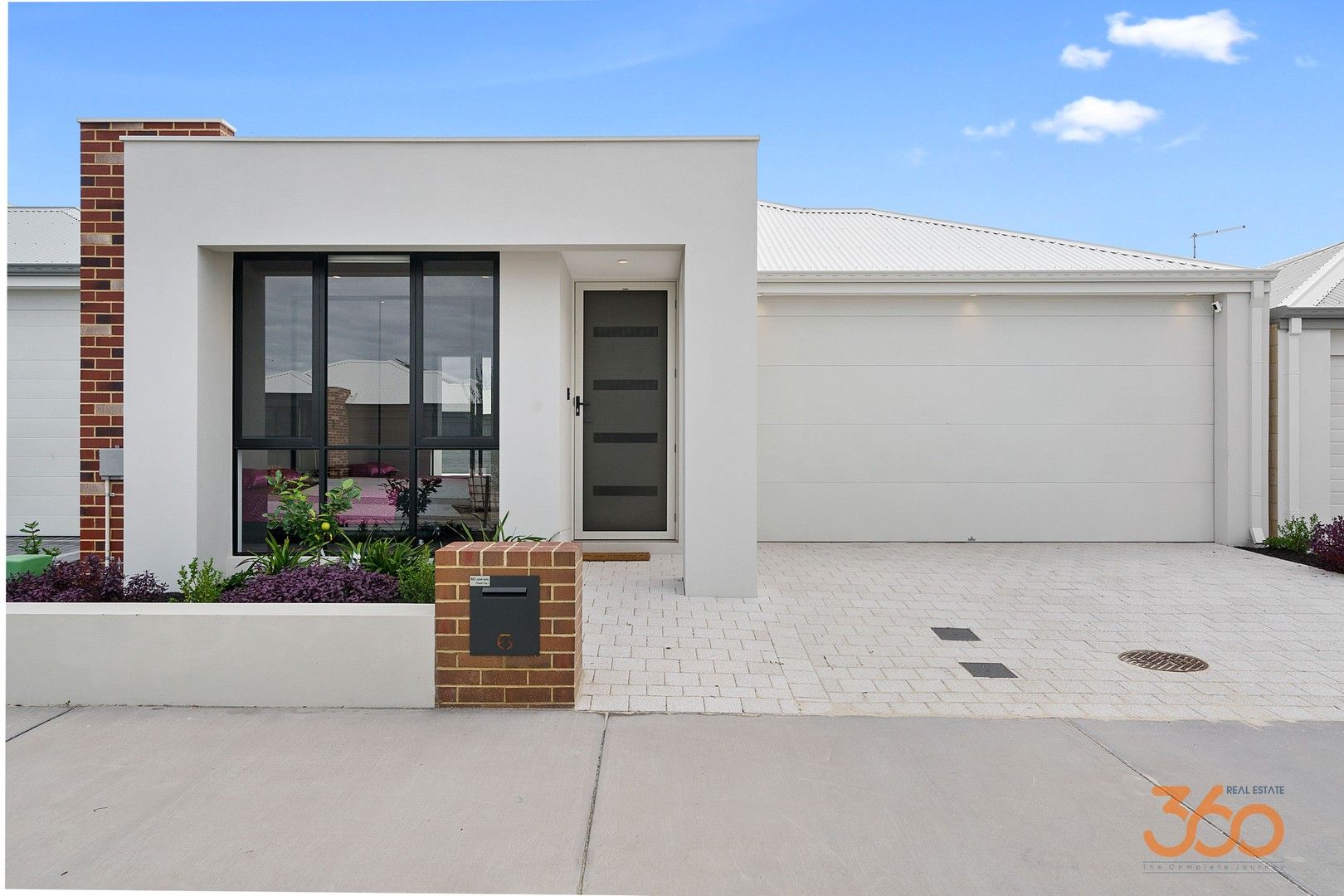 3 bedrooms House in 6 Eleanor Street ELLENBROOK WA, 6069