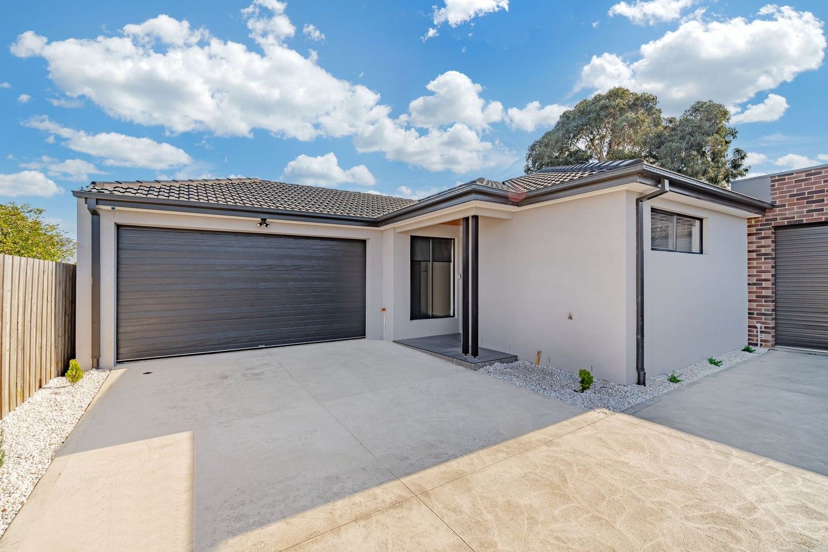 3 bedrooms House in 41a Dorchester Street CRAIGIEBURN VIC, 3064