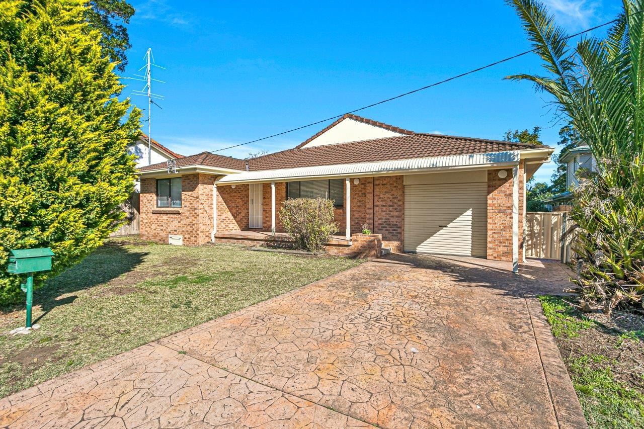 5 bedrooms House in 19 Calderwood Road ALBION PARK NSW, 2527