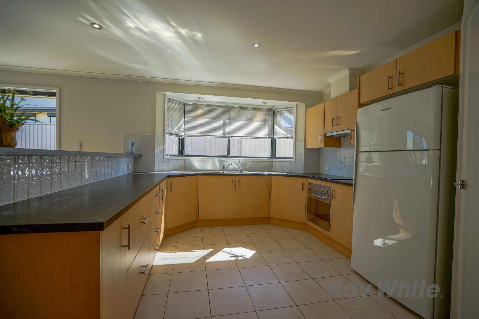 2 Finlay Court, Moonta Bay SA 5558, Image 2