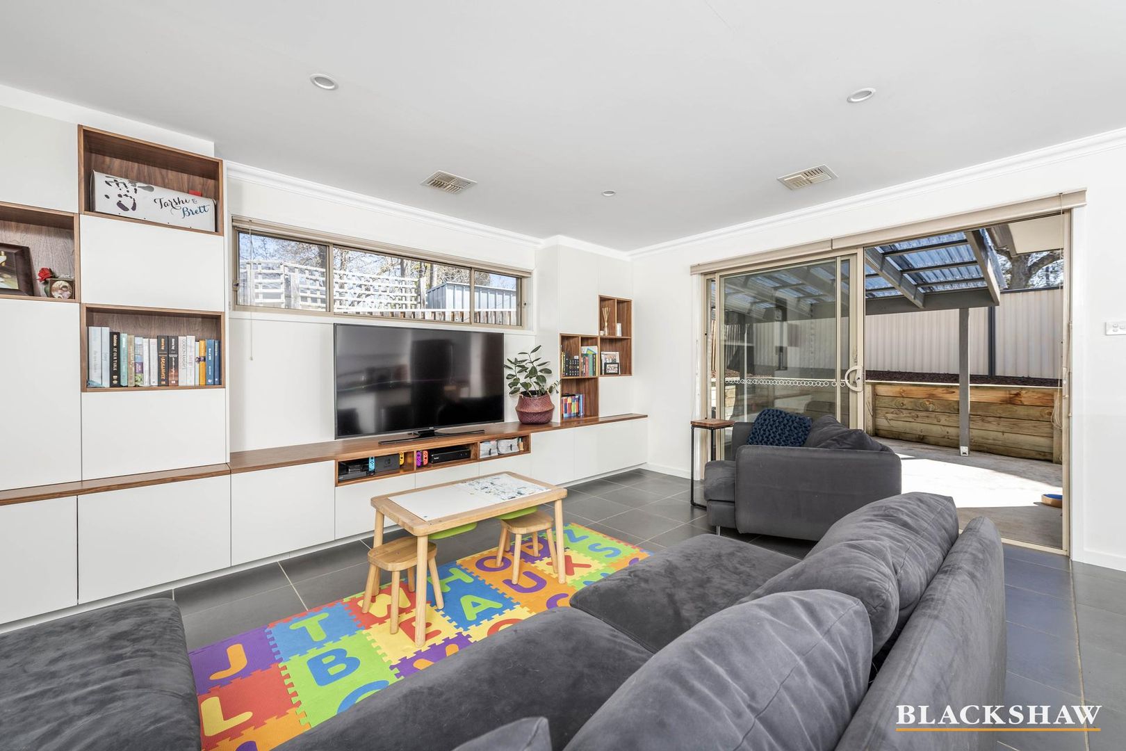 8B Hepburn Place, Kambah ACT 2902, Image 2