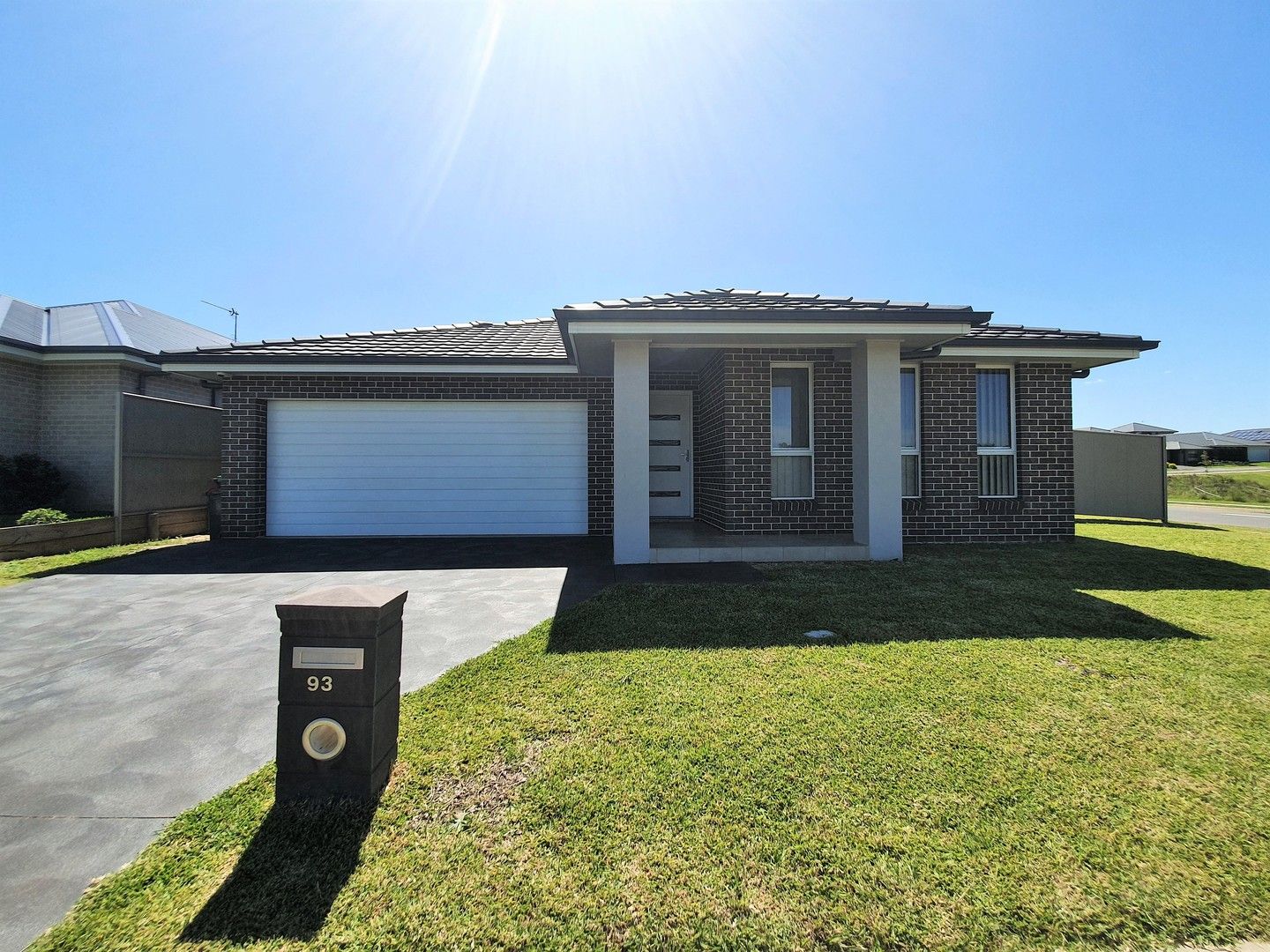 4 bedrooms House in 93 Spring Farm Drive SPRING FARM NSW, 2570