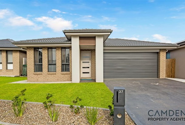 37 Fleming Street, Spring Farm NSW 2570