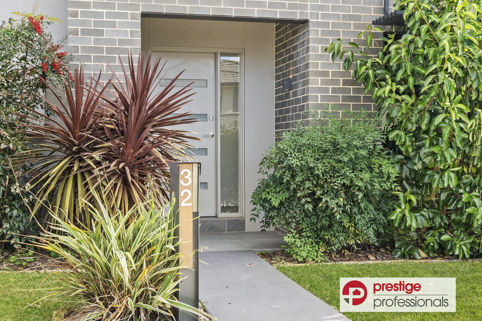 32 Boniwell Road, Moorebank NSW 2170, Image 1