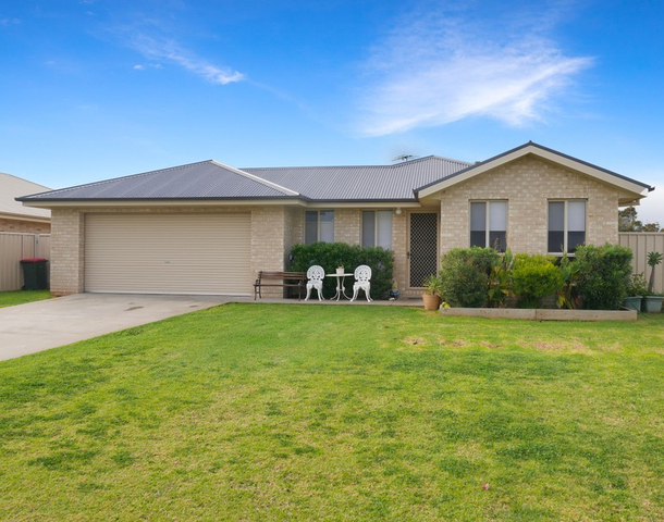 14 Golf Club Drive, Leeton NSW 2705