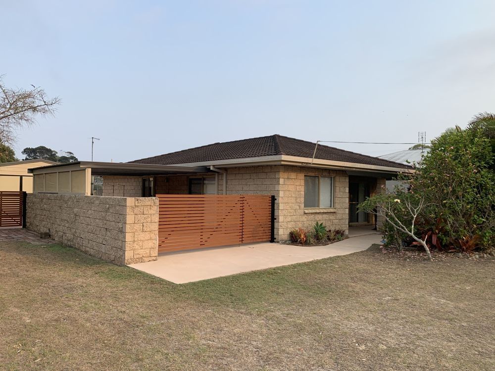 1 Gundaroo Crescent, Iluka NSW 2466