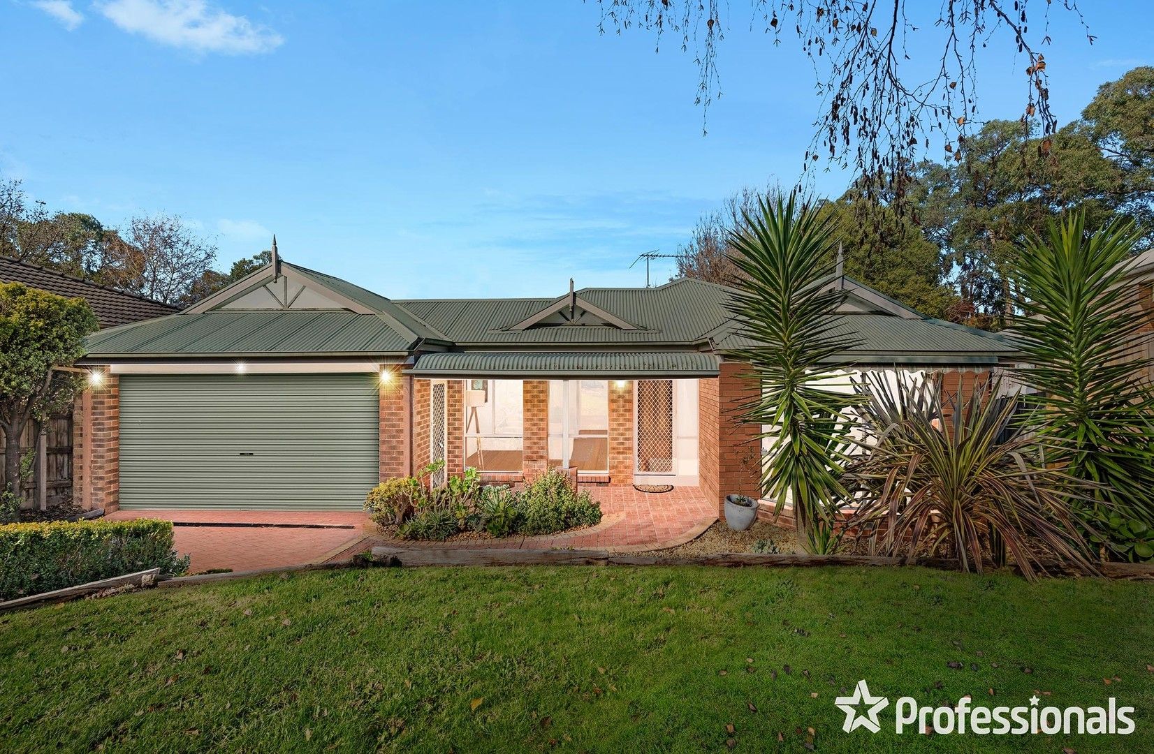 3 bedrooms House in 8 Michael Lane MOUNT EVELYN VIC, 3796