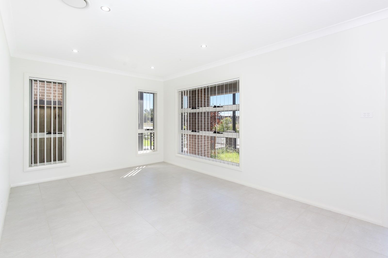 14 Alderton Drive, Colebee NSW 2761, Image 2