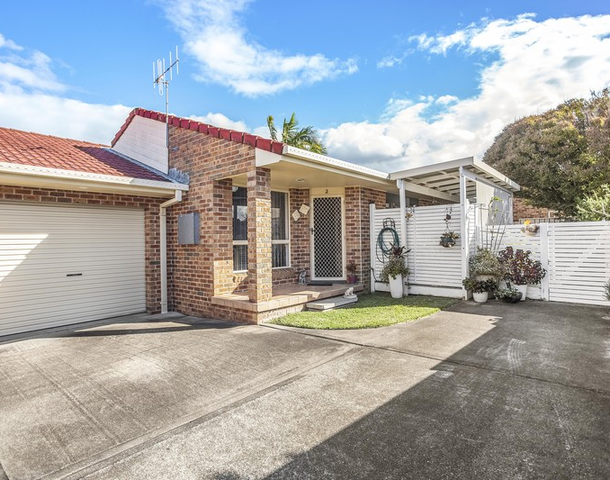 2/9 Carrabeen Drive, Old Bar NSW 2430