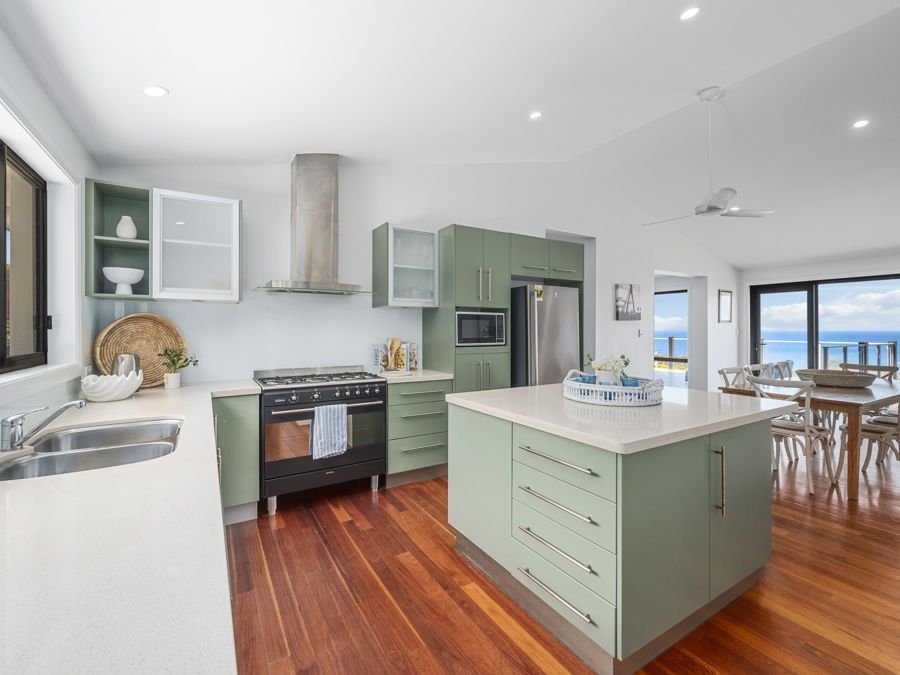 37 Warrawee Street, Sapphire Beach NSW 2450, Image 2