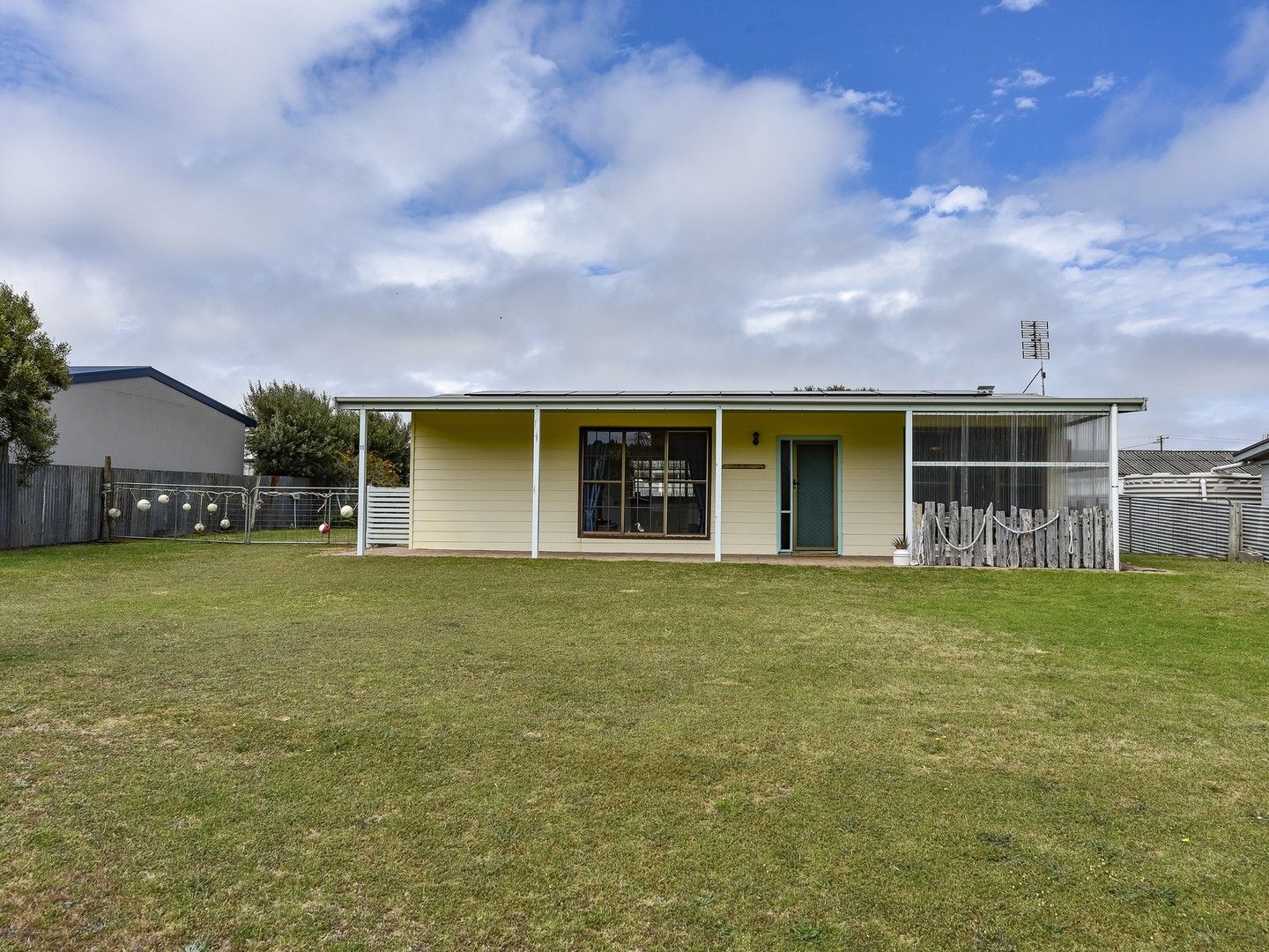 11 Reserve Rd, Boatswain Point SA 5275, Image 0