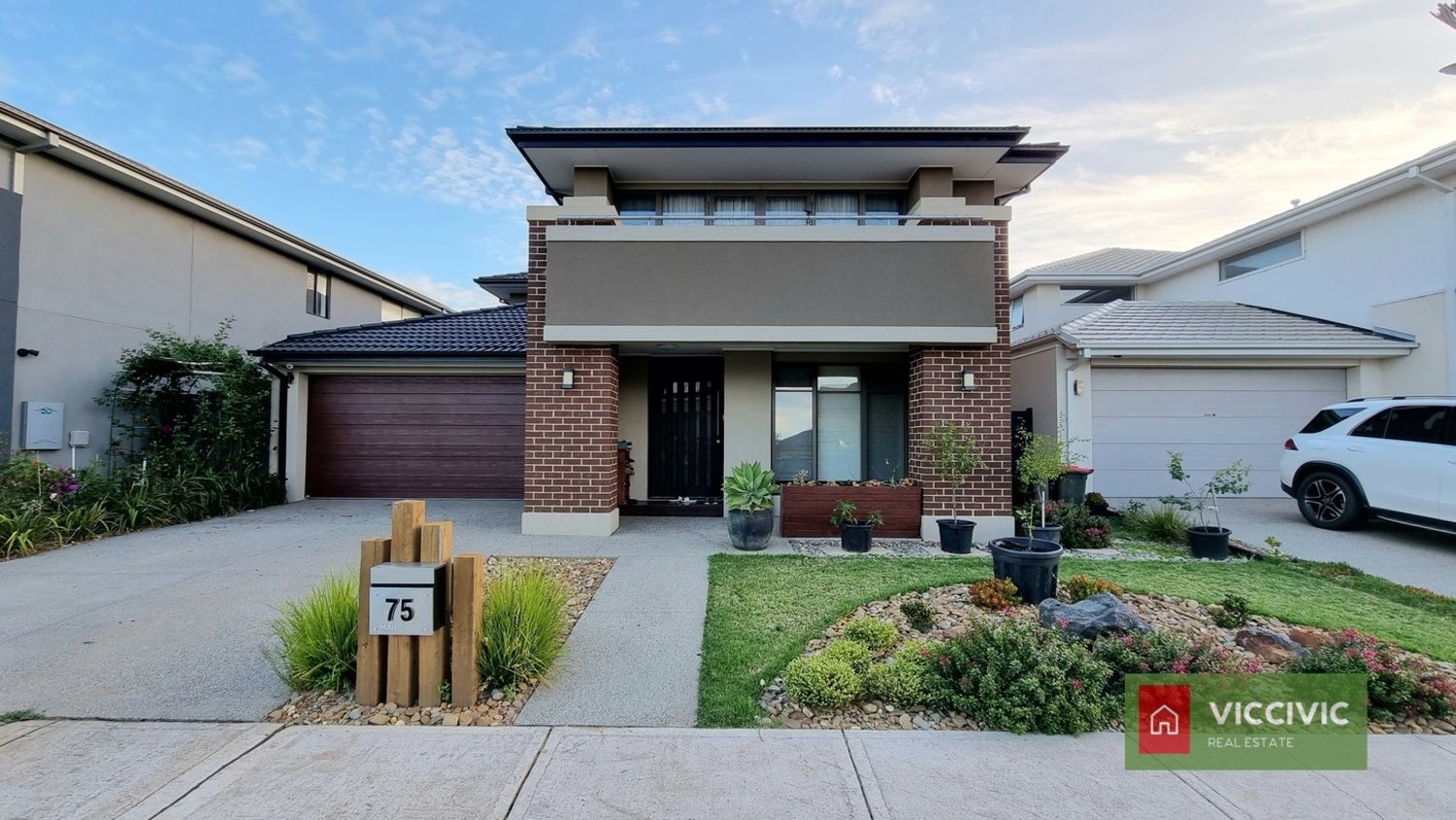 5 bedrooms House in 75 Starboard Way WERRIBEE SOUTH VIC, 3030