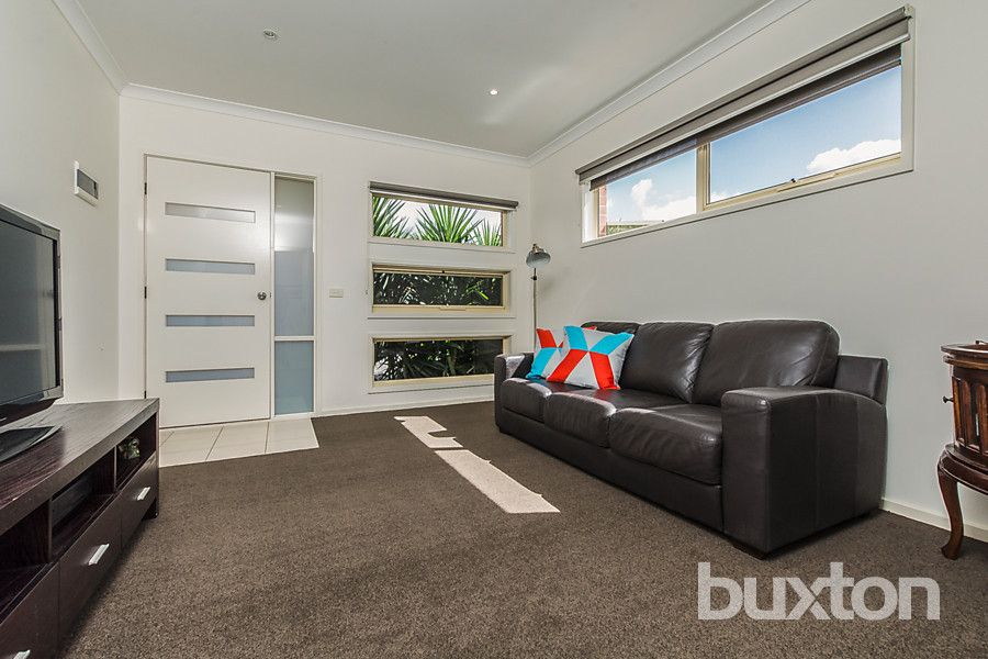 2/7-9 Fraser Street, Herne Hill VIC 3218, Image 2