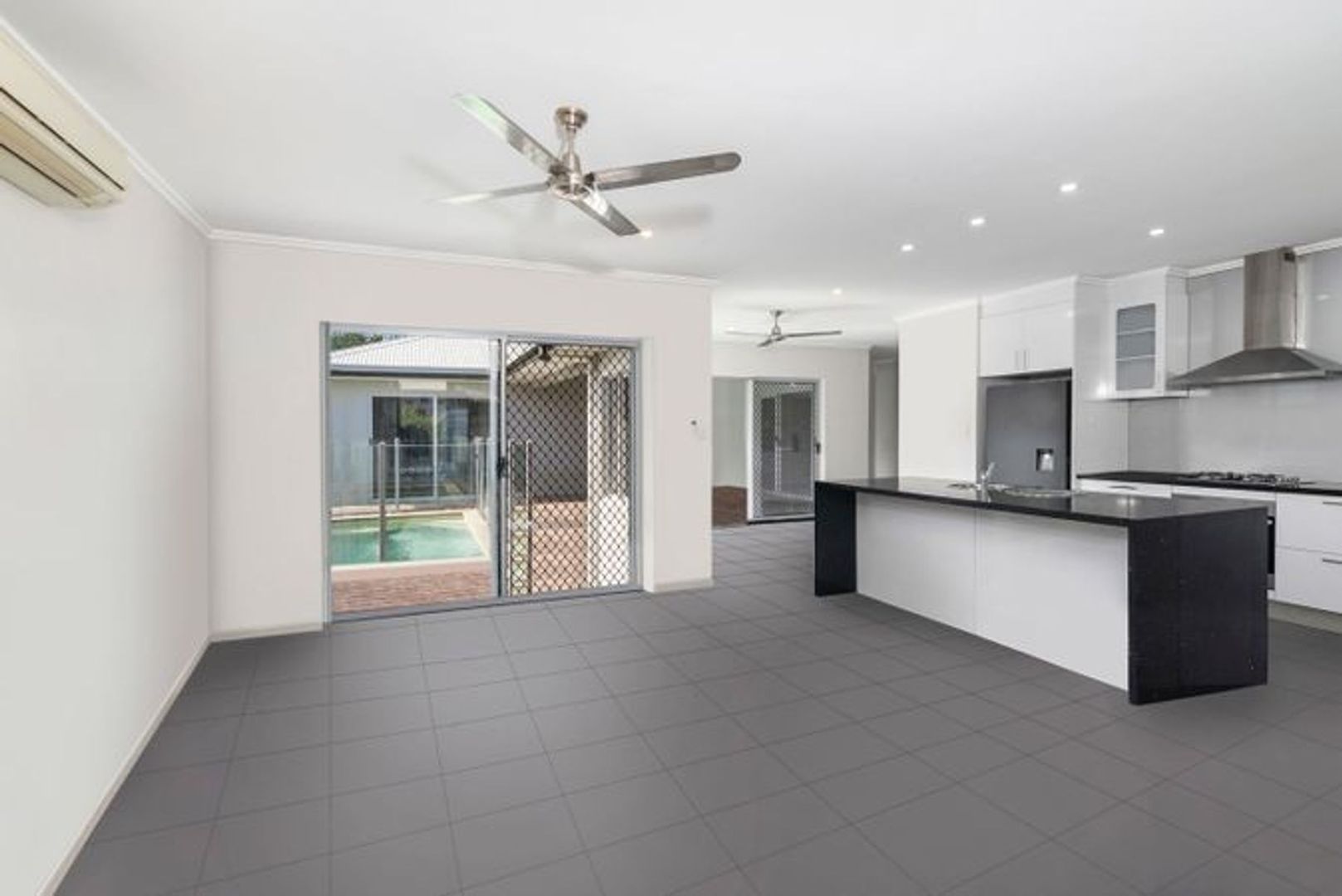 1 Chystanthus Street, Trinity Park QLD 4879, Image 2