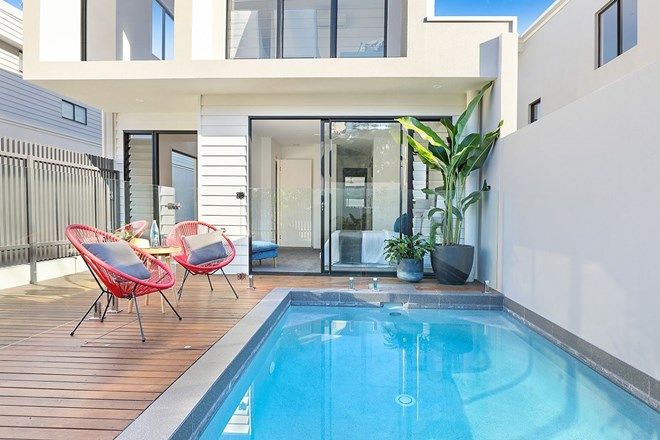 Picture of 1/9 Marjorie Street, MOOLOOLABA QLD 4557
