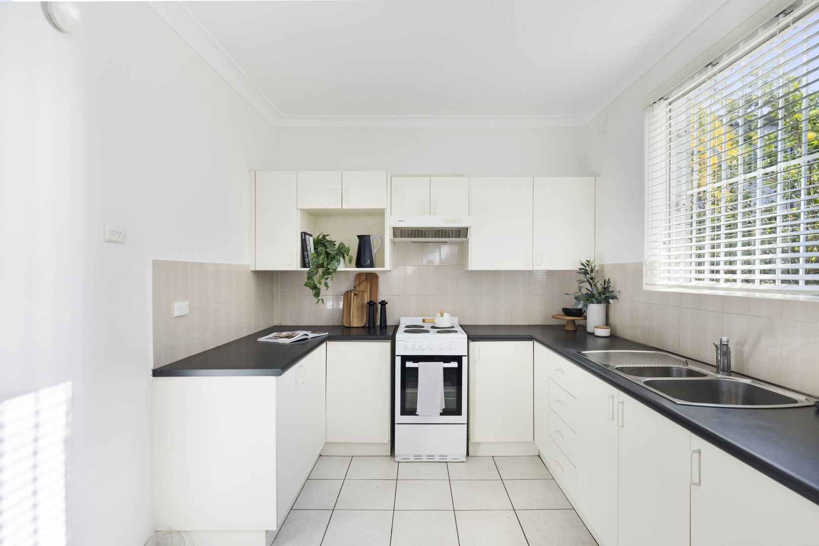 2/13 Macquarie Terrace, Balmain NSW 2041, Image 2