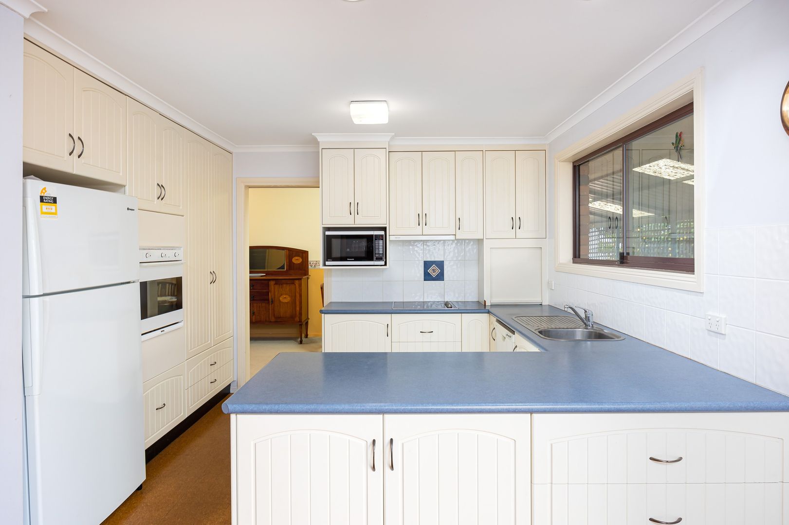 2 Wellingham Place, Temora NSW 2666, Image 2