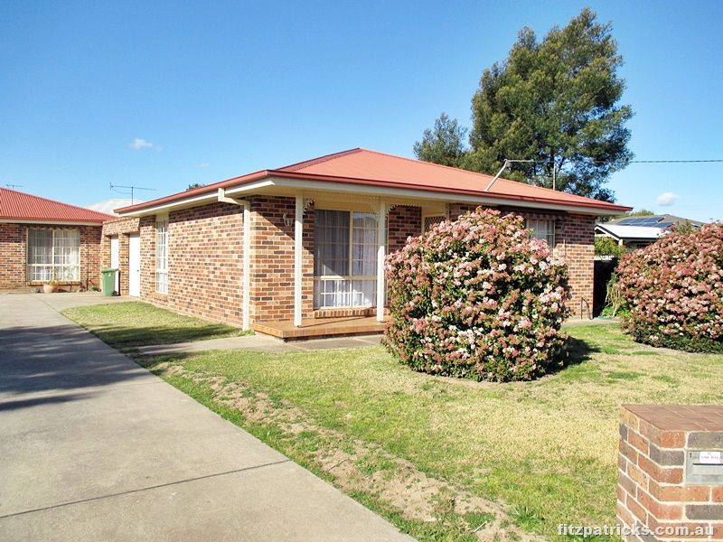 2 bedrooms Apartment / Unit / Flat in 1/21 Vestey Street WAGGA WAGGA NSW, 2650