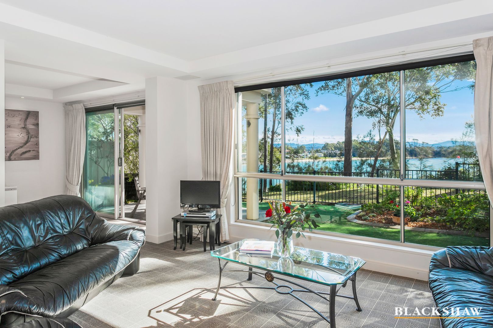 1/15 Bronte Crescent, Sunshine Bay NSW 2536, Image 2