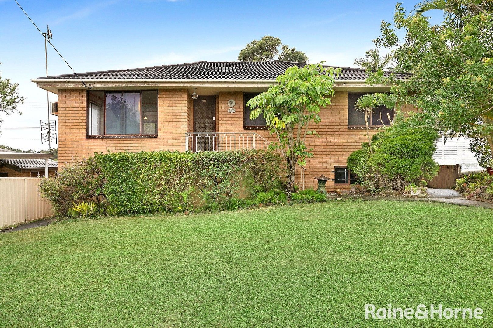 10 Gwydir Street, Bateau Bay NSW 2261, Image 0