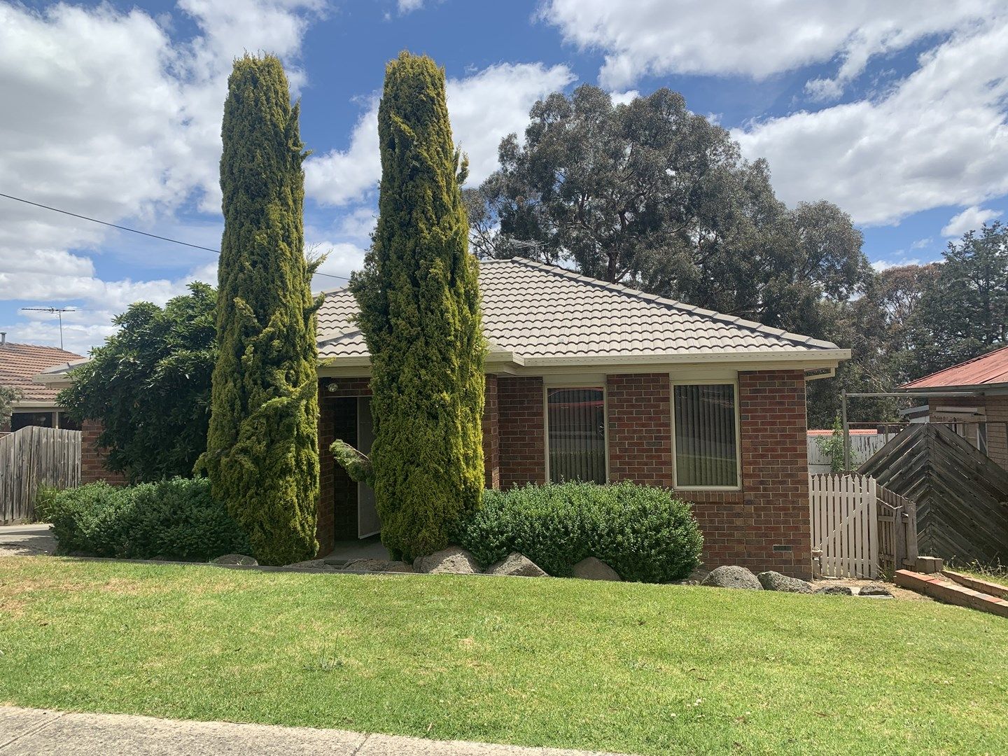 3 bedrooms Apartment / Unit / Flat in 1/5 Wilson Avenue MONTMORENCY VIC, 3094