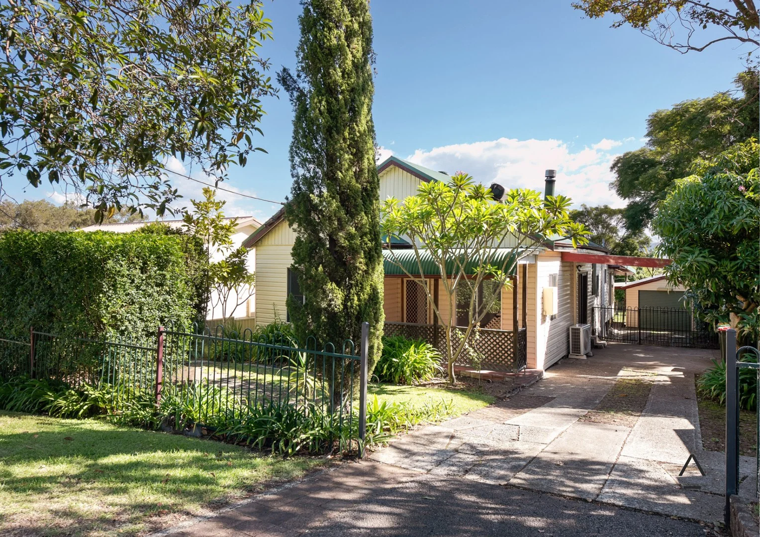 Primary image of 1 Lilian St, Glendale NSW 2285