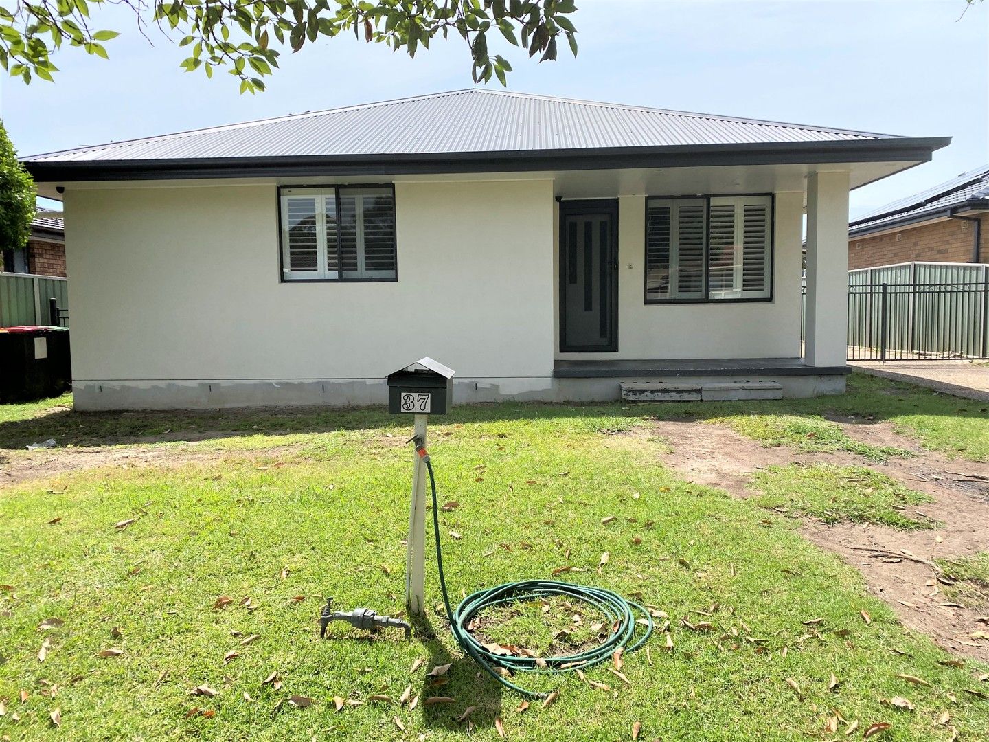 3 bedrooms House in 37 Laurel Street ALBION PARK RAIL NSW, 2527