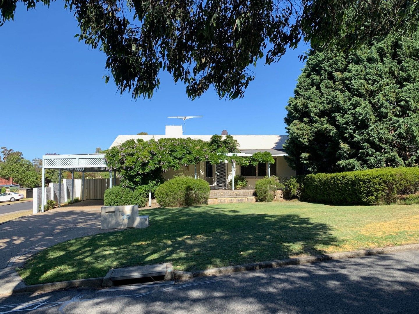 3 bedrooms House in 30 McCallum Crescent ARDROSS WA, 6153